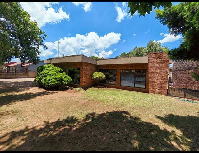 3 BEDROOM HOUSE FOR SALE IN VANDERBIJLPARK SW 2